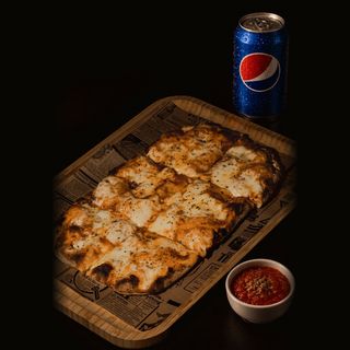 Margherita Kombo – pinsa + sok