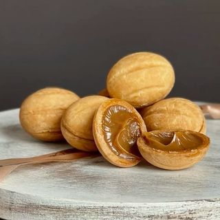 Oreshеk with condensed milk