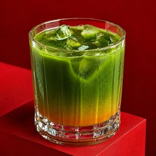 Matcha tonic peach