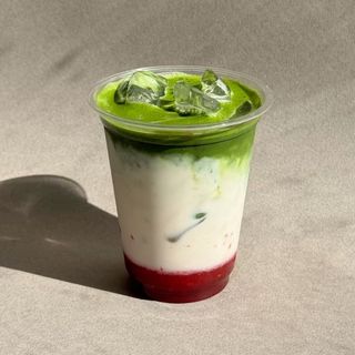 Matcha berry iced