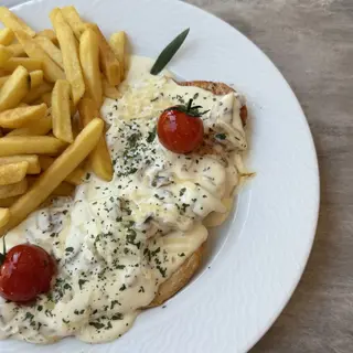 Piletina u sosu od pečuraka