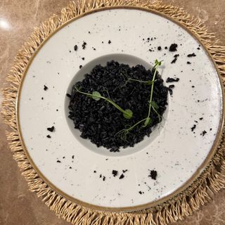 Crni rižoto sa sipom i hobotnicom