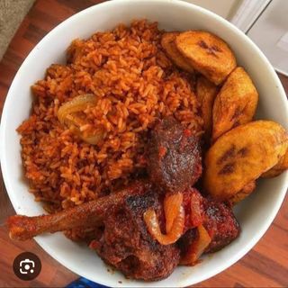 JOLLOF X PIECE OF CHICKEN X PLANTAIN 