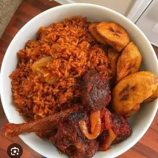 JOLLOF RICE X CHICKEN X PLANTAIN