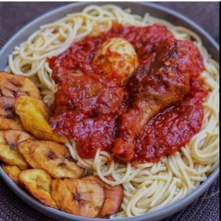 WHITE SPAGHETTI X FRIED MIXED TOMATO SAUCE X BEAF X PLANTAIN 