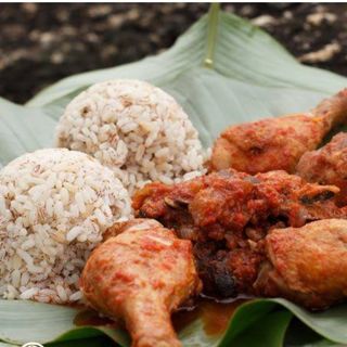 OFADA RICE X OFADA SAUCE X SAUCED CHICEN X PLANTAIN X SAUCE