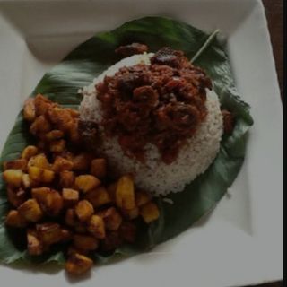 OFADA RICE X OFADA SAUCE X BEEF X BOILED EGG X FRIED PLANTAIN