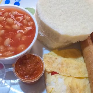 Boiled yam,Omelette With Baked Beans with Pepperoni