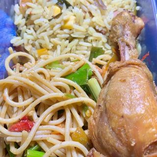 Fried rice and spag mix with chicken