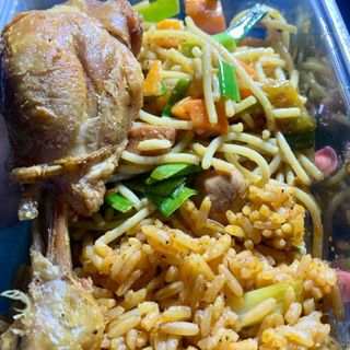 Jollof and spaghetti mix with chicken
