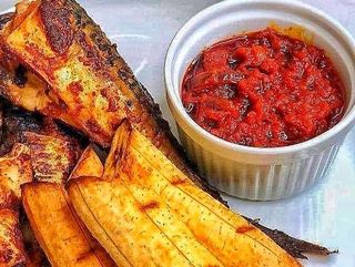 Small pack of Boli and sauce