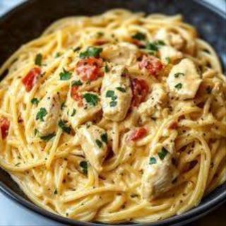 Creamy pasta & spicy beef