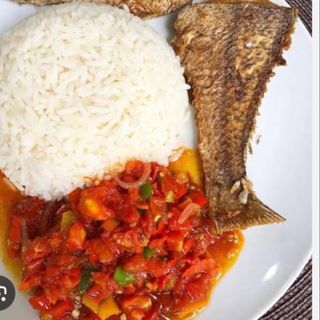 WHITE RICE X SAUCE X FISH X PLANTAIN 