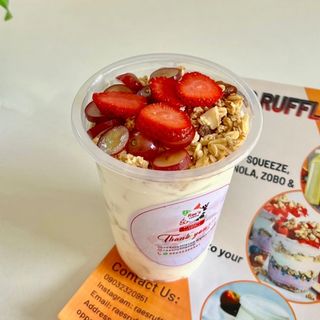 Strawberry nutty parfait 