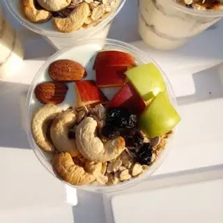 Granola Parfait Big Cup (Sweetened)