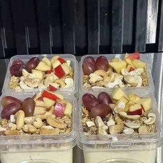 Granola Parfait medium cup (Sweetened) Instant preparation