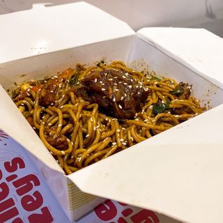 Chick Stir Pasta & Beef + Drink Combo