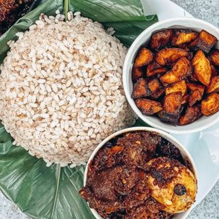 Mini Ofada rice +Ayamase sauce + Plantains