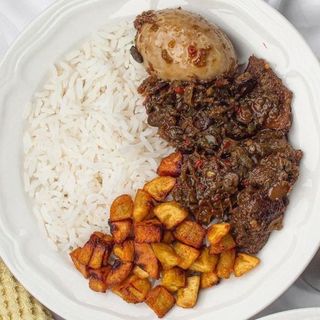 White rice + Ayamase sauce + Plantain