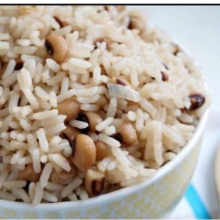 White rice and beans  ( 2 scoops )