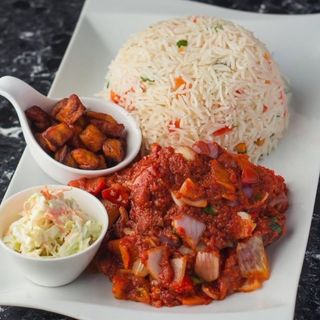 Basmatic Rice and Turkey sauce,  plantain and Salad  ( 4 scoops)