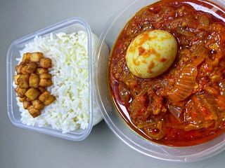 White Rice with Sauce, Plantain & Egg