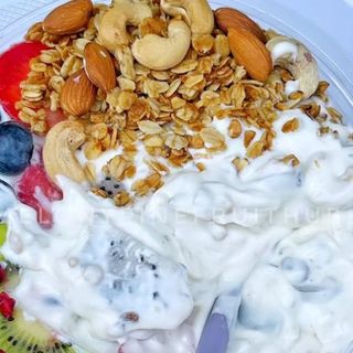 unsweetened Greek yogurt with healthy calories count. no added sugar.
