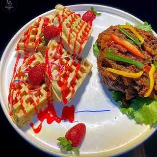 Waffle & Crispy Chicken