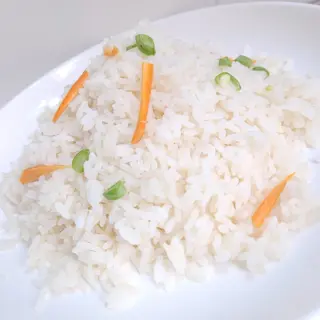 White Rice With Chicken And Plantain