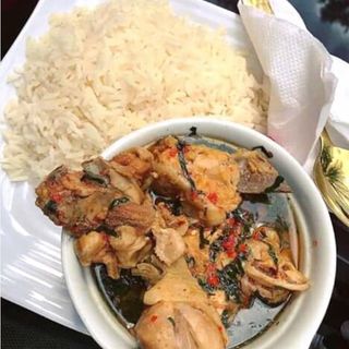 Chicken pepper soup with white rice 