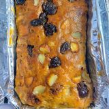 Banana bread (Almond, coconut & raisins topping)
