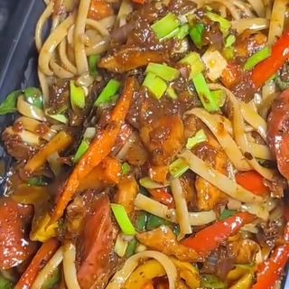 Saucy linguine pasta