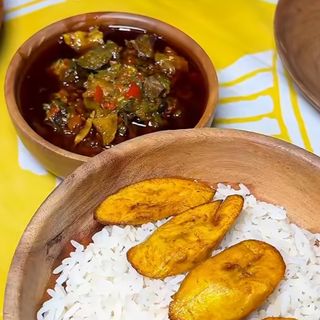 Belle full (Ayamase, boiled egg, white rice, plantain and soft drink)
