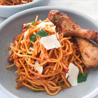 Spaghetti (2 portions and 1 chicken)