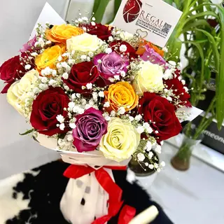 Mixed Roses and Million Stars Bouquet - Standard Plus (30 roses)