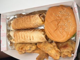 2 mini shawarma mini burger and crispy wings