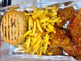 Mini burger chips and bbqwings