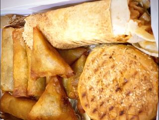 Mini shawarma mini burger 4 samosa and 4 springrolls
