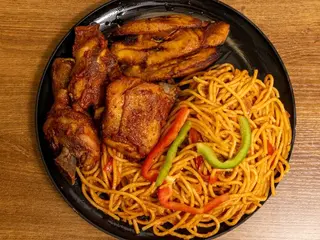 Spaghetti with BBQ chicken