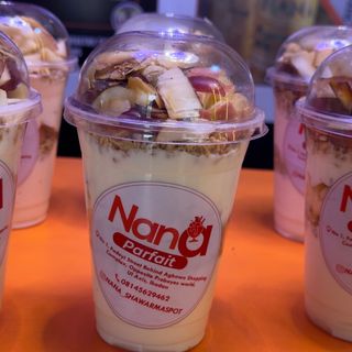Medium cup parfait