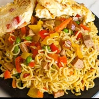 Indomi and eggs