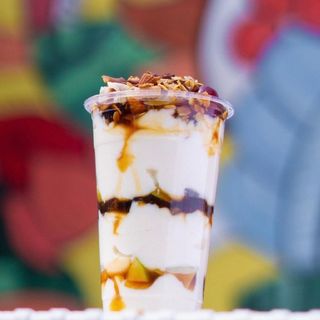 Classic parfait with syrup
