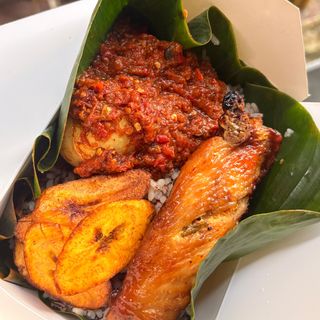 Ofada Rice and Red Pepper Sauce (Turkey)