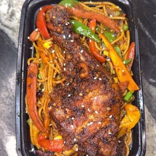 Spicy spaghetti served chicken