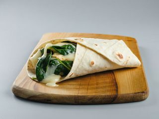 Tortilla ze szpinakiem i serem