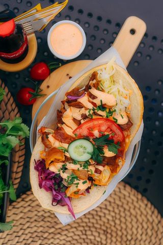 Kebab w bułce standard