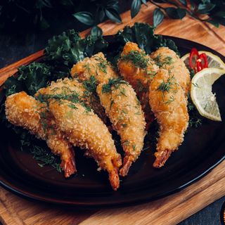 12 Krewetki w chrupiącej panierce 