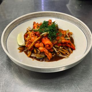 105 Kalmary w sosie tajskim na ostro 