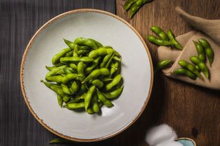 Gotowane strączki soi EDAMAME
