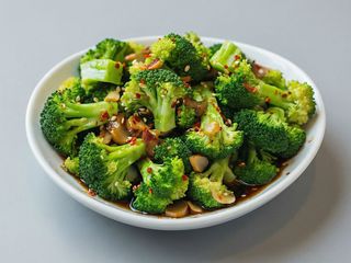 Brokuły smażone z czosnkiem 350g/550g